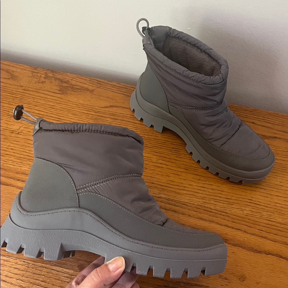 Lucky Brand Gray Lolleta Round Toe Block Heel Winter Boots Size 5.5